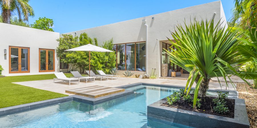 33-villa-backyard-pool